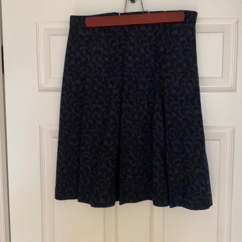 Pleated patterned skirt size 4